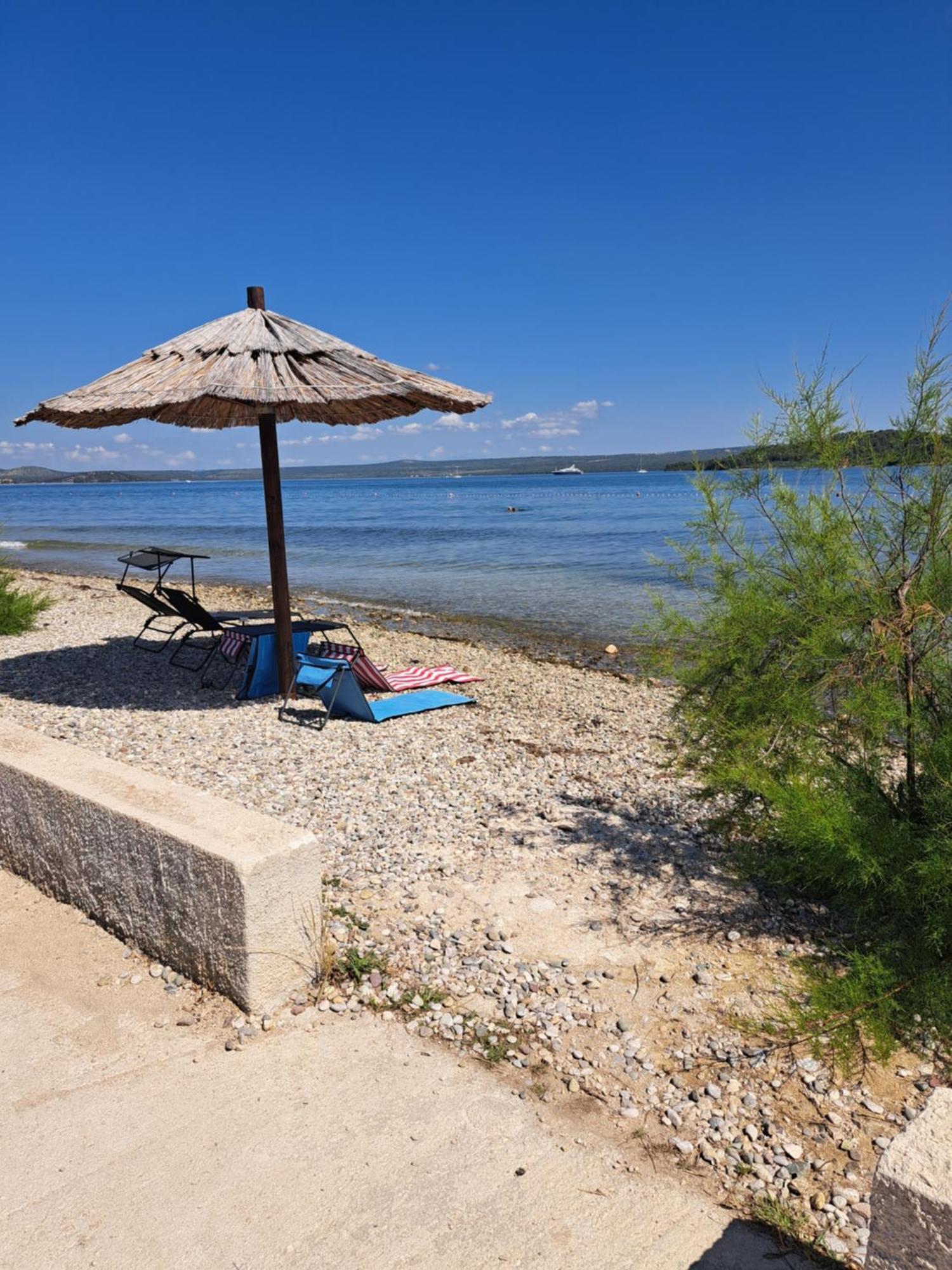 Apartmani Kameno Sidro Bilice Bagian luar foto