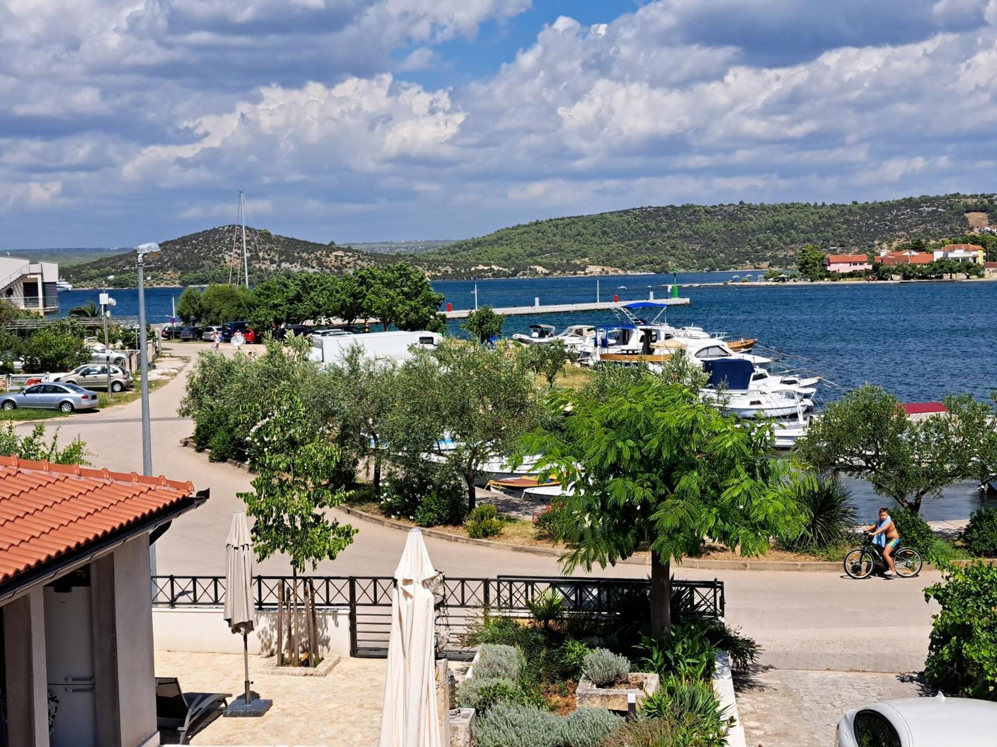 Apartmani Kameno Sidro Bilice Bagian luar foto
